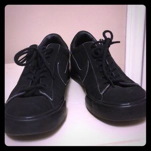 Nike black sneakers size 8 men’s